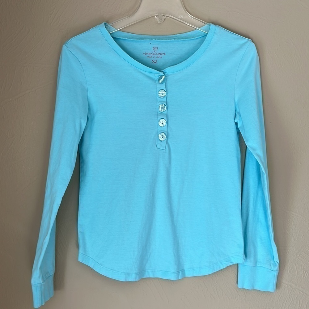Victoria’s Secret  Long Sleeve T-shirt size XS turquoise color